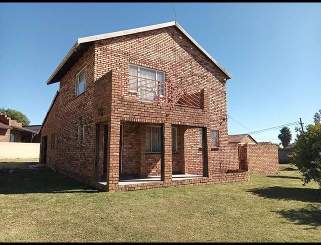 3 BEDROOM HOUSE FOR SALE IN GREENHILLS
